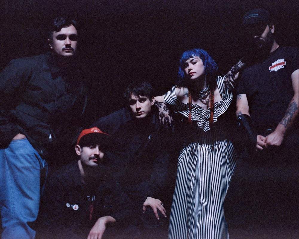 Lest die Review zu "Are We All Angels" von SCOWL bei krachfink.de